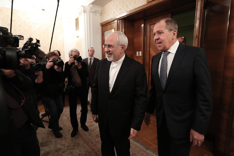Ведет ли Москва двойную игру в Иране? 