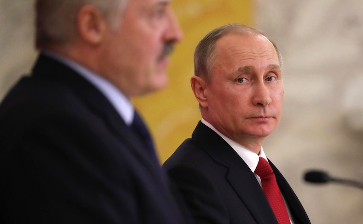 Как Беларусь манипулирует Россией и Западом