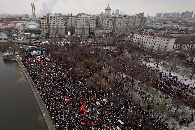 From Economic Crisis to Political Crisis? Changing Middle-Class Political Attitudes in Moscow and St. Petersburg, 2008–2012